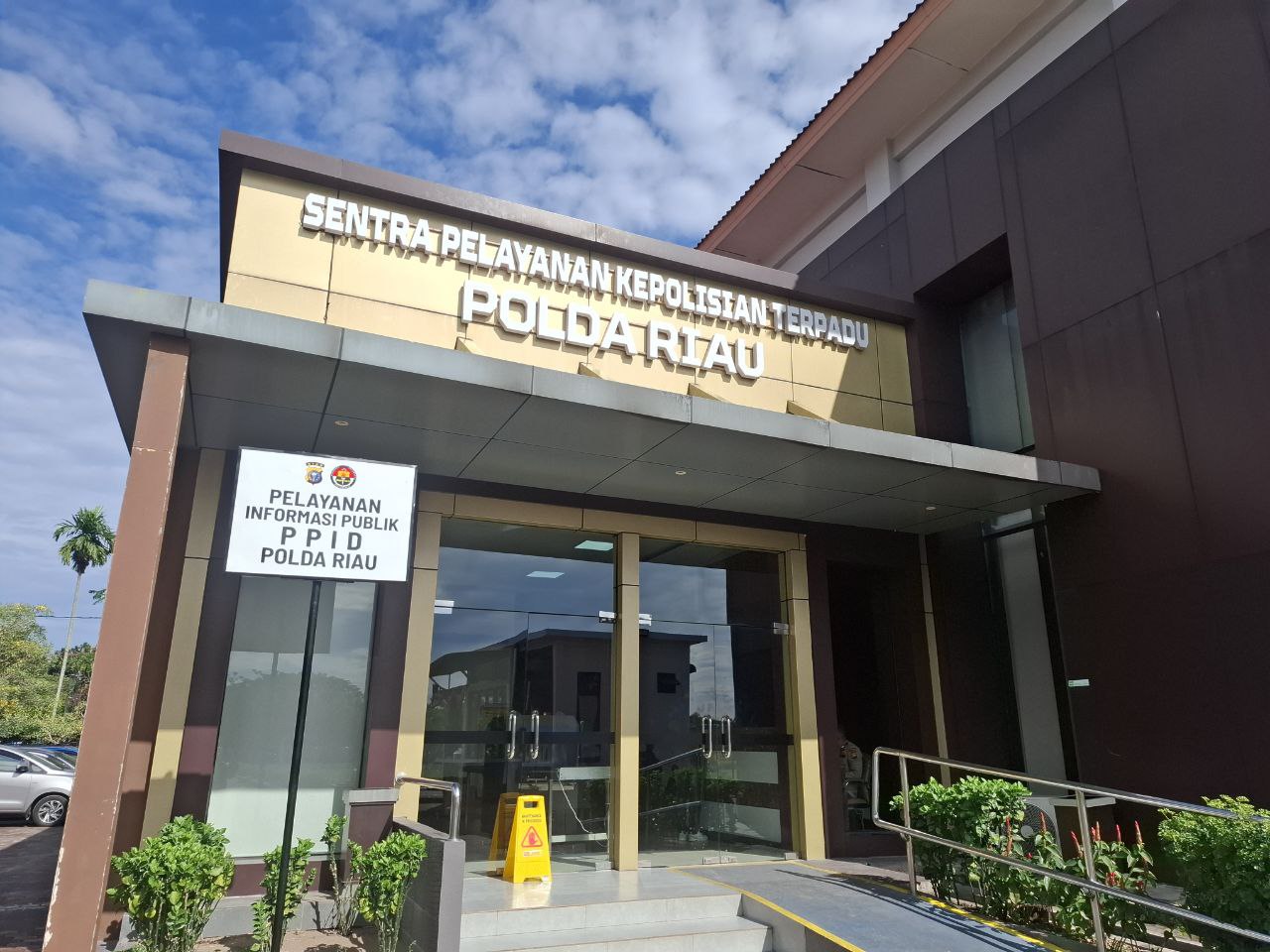 Gedung Sentra Pelayanan Kepolisian Terpadu
